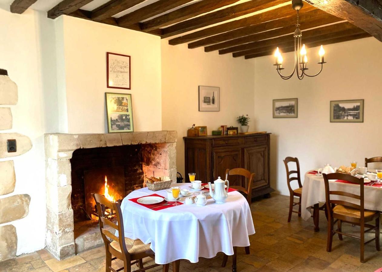 Bed and Breakfast Le Moulin De Pasnel Monteaux Exterior foto